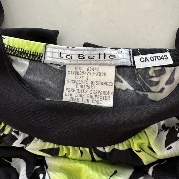 Beautiful knee length La Belle Dress size small - Picture 4 of 6